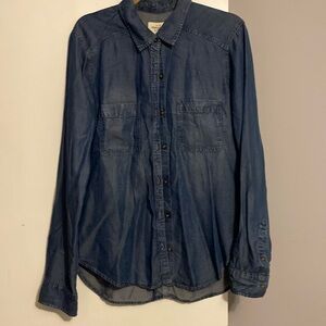 Abercrombie & Fitch Women’s Chambray Long Sleeve Button Down Shirt